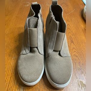 Steven Madden heeled sneaker bootie sz 9 NWOT